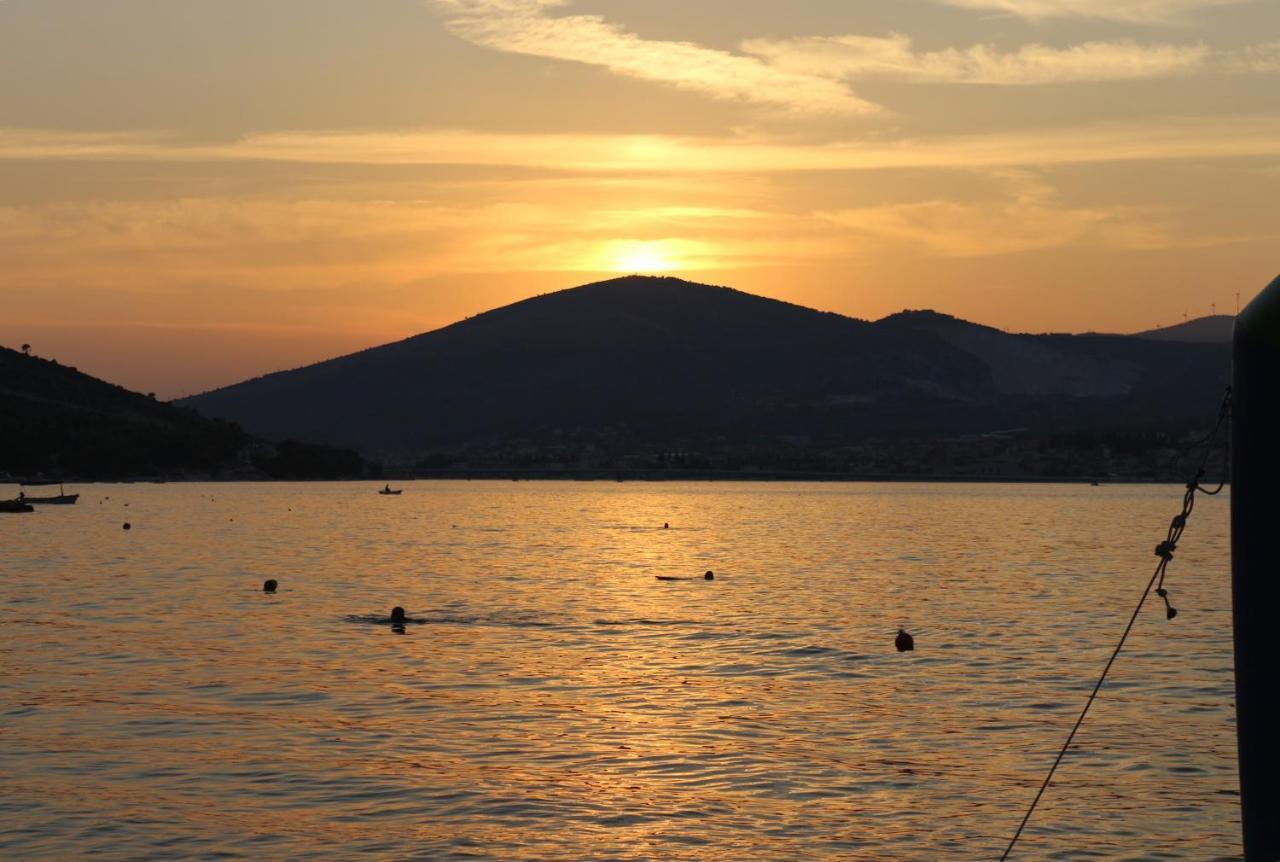 Spacious Room Near Beach W Private Bathroom Trogir Extérieur photo